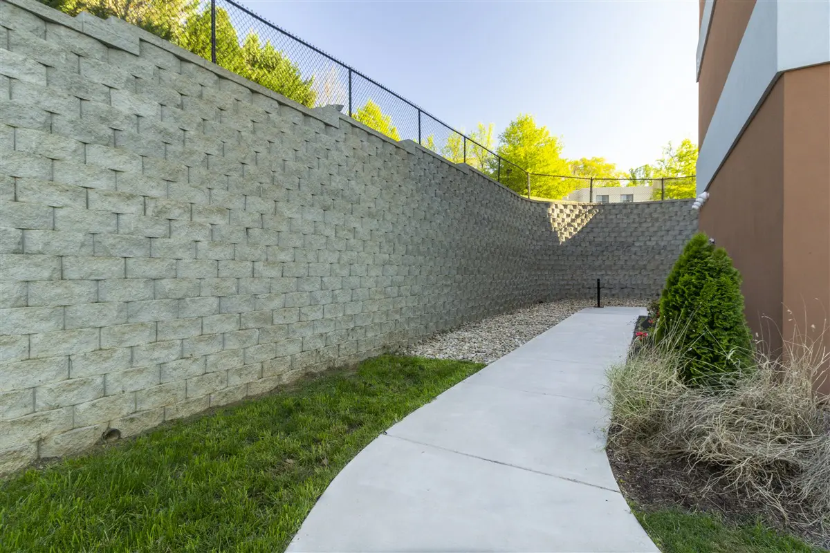 Modern Concrete Sleeper Retaining Wall | Retaining Wall Supplies Melbourne