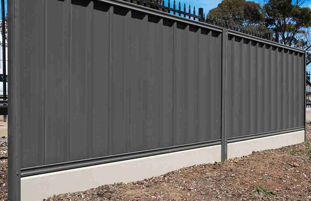 Under-Fence-Plinth-project-1.jpg - Retaining Wall Supplies