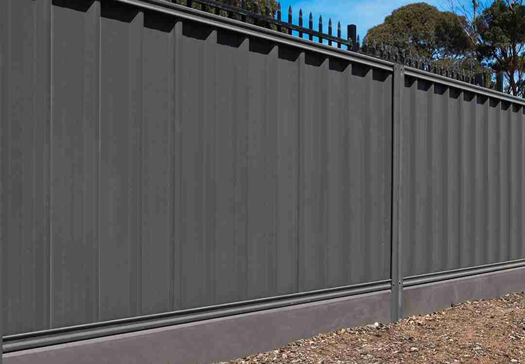 concrete-under-fence-plinth-fenc.jpg - Retaining Wall Supplies