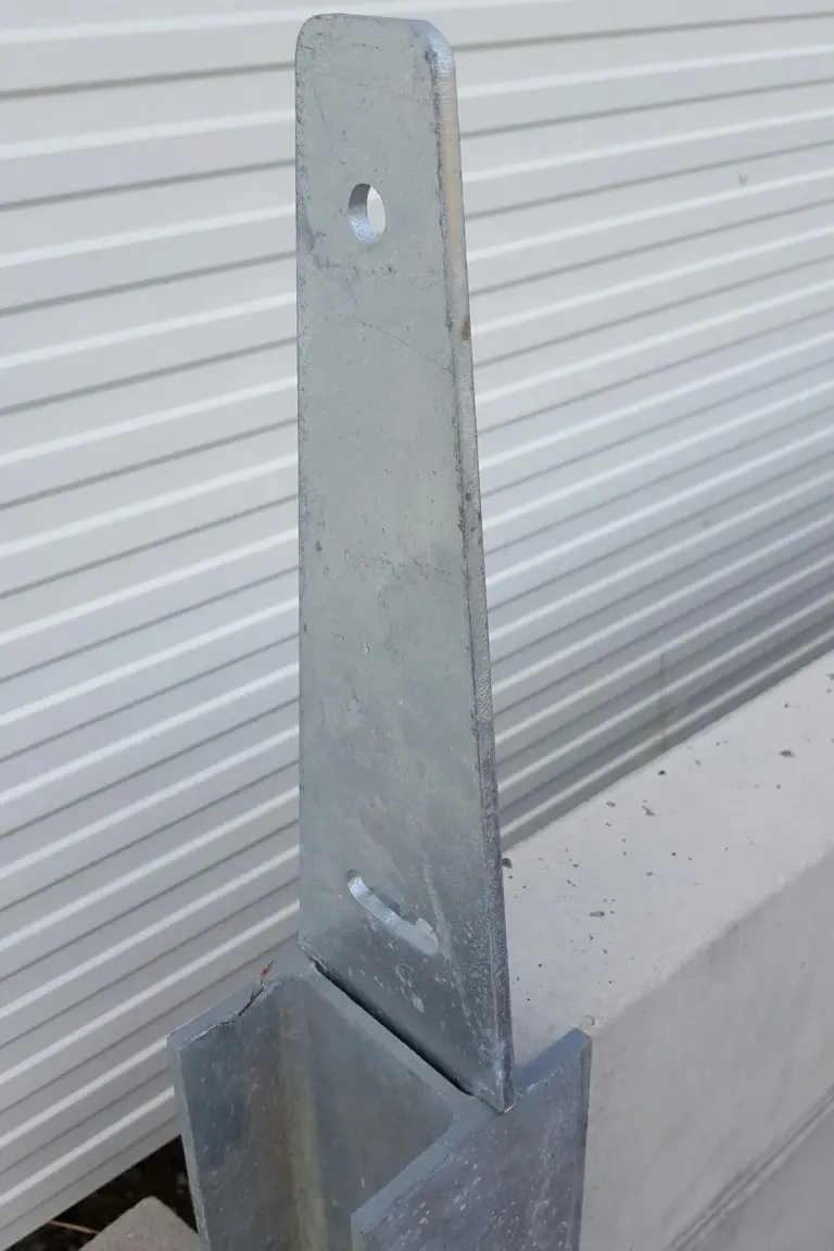 Fence brackets for retaining wall and fencing systems in Brisbane and Queensland
